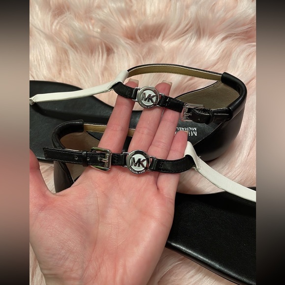 Michael Kors Sandal - Picture 2 of 4